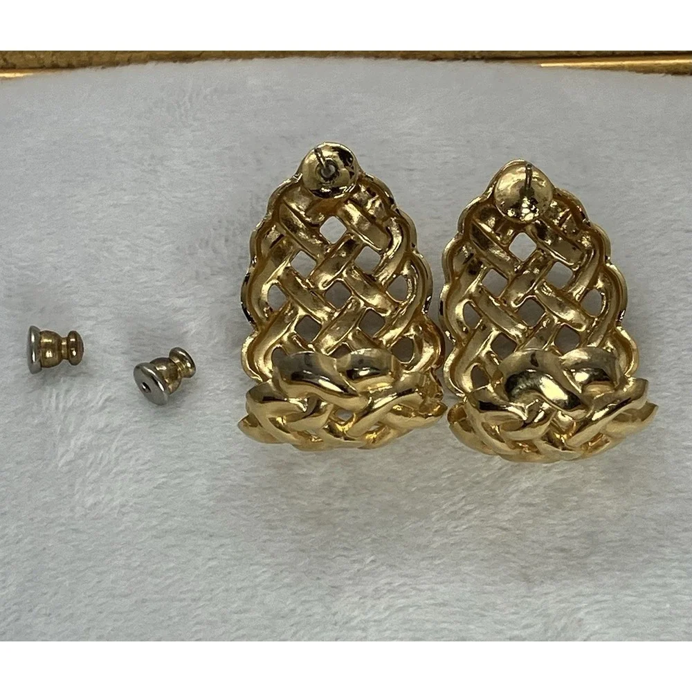 Vtg Gold Tone Basket Weave Earrings Post Bold Old Money Luxury Statement Estate